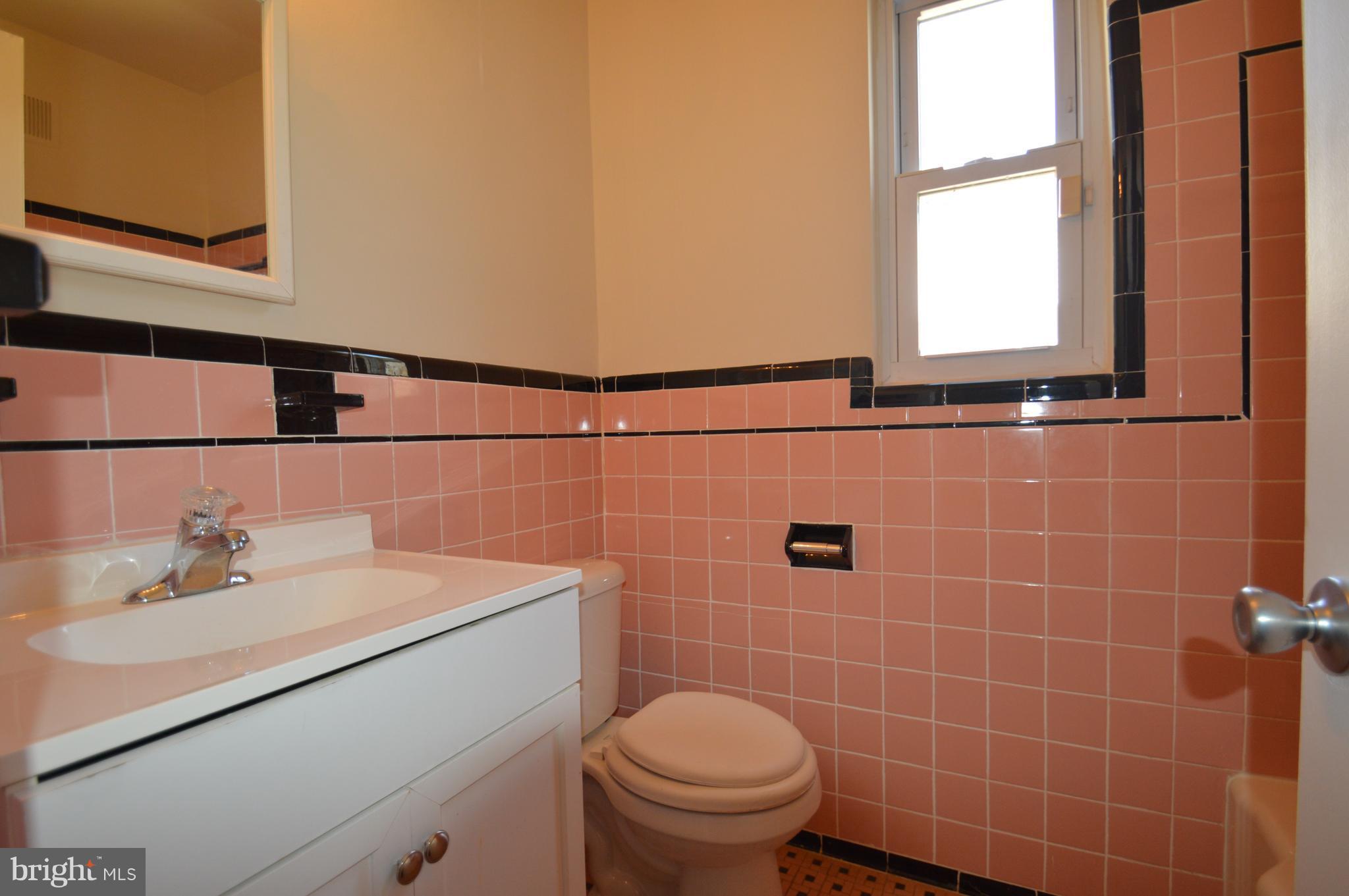 4812 Henderson Road Temple Hills, MD 20748 - Photo 29 of 30 Bath