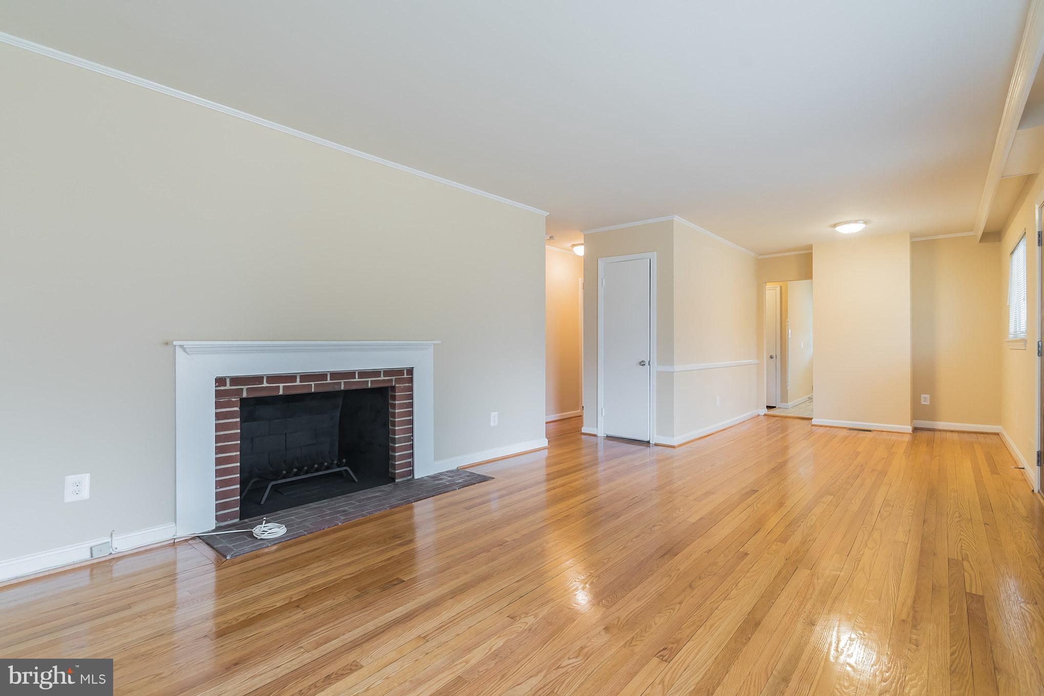 4812 Henderson Road Temple Hills, MD 20748 - Photo 10 of 30 Living Room