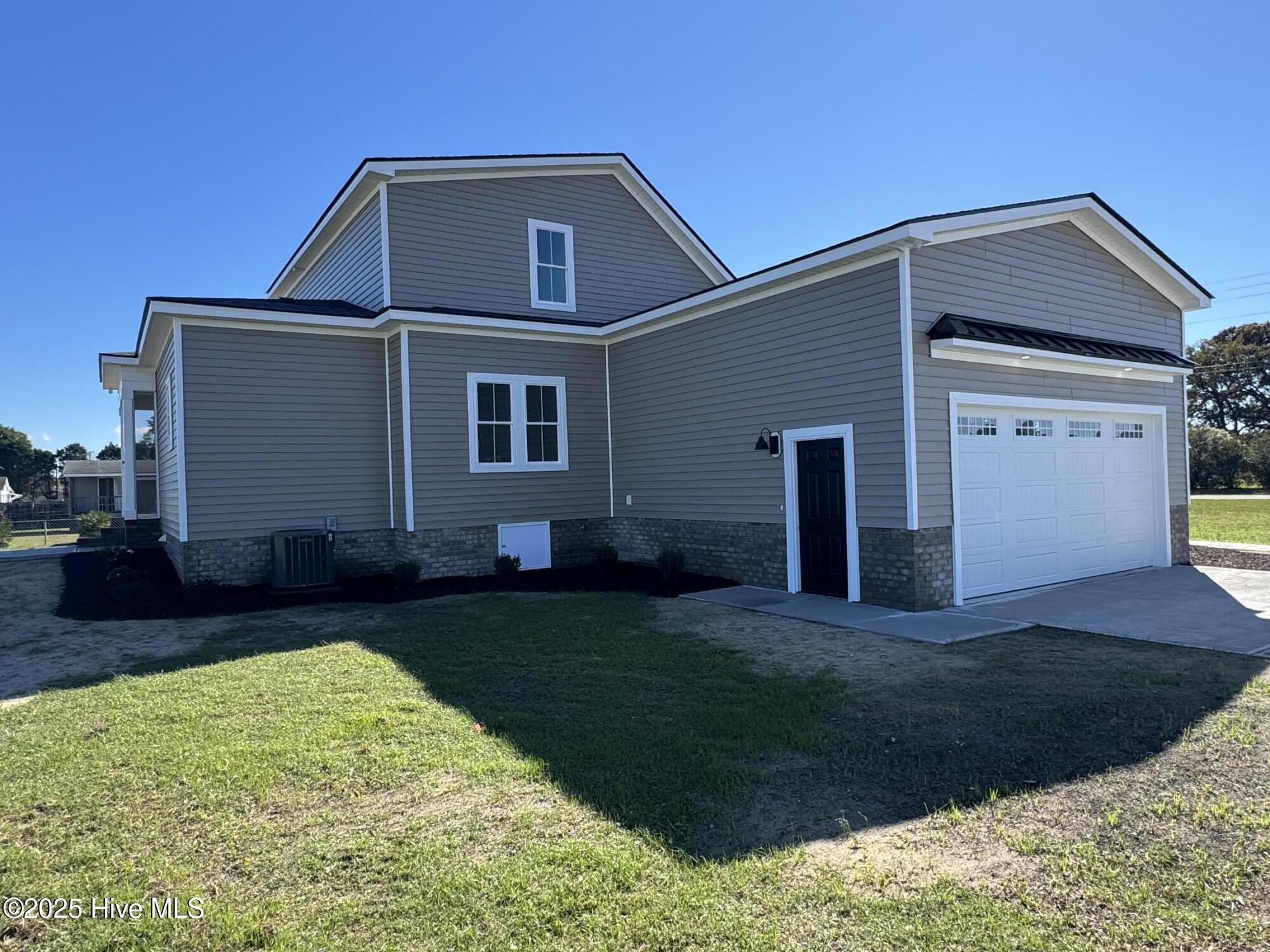147 Conover Road La Grange, NC 28551 - Photo 3 of 34 Two car garage