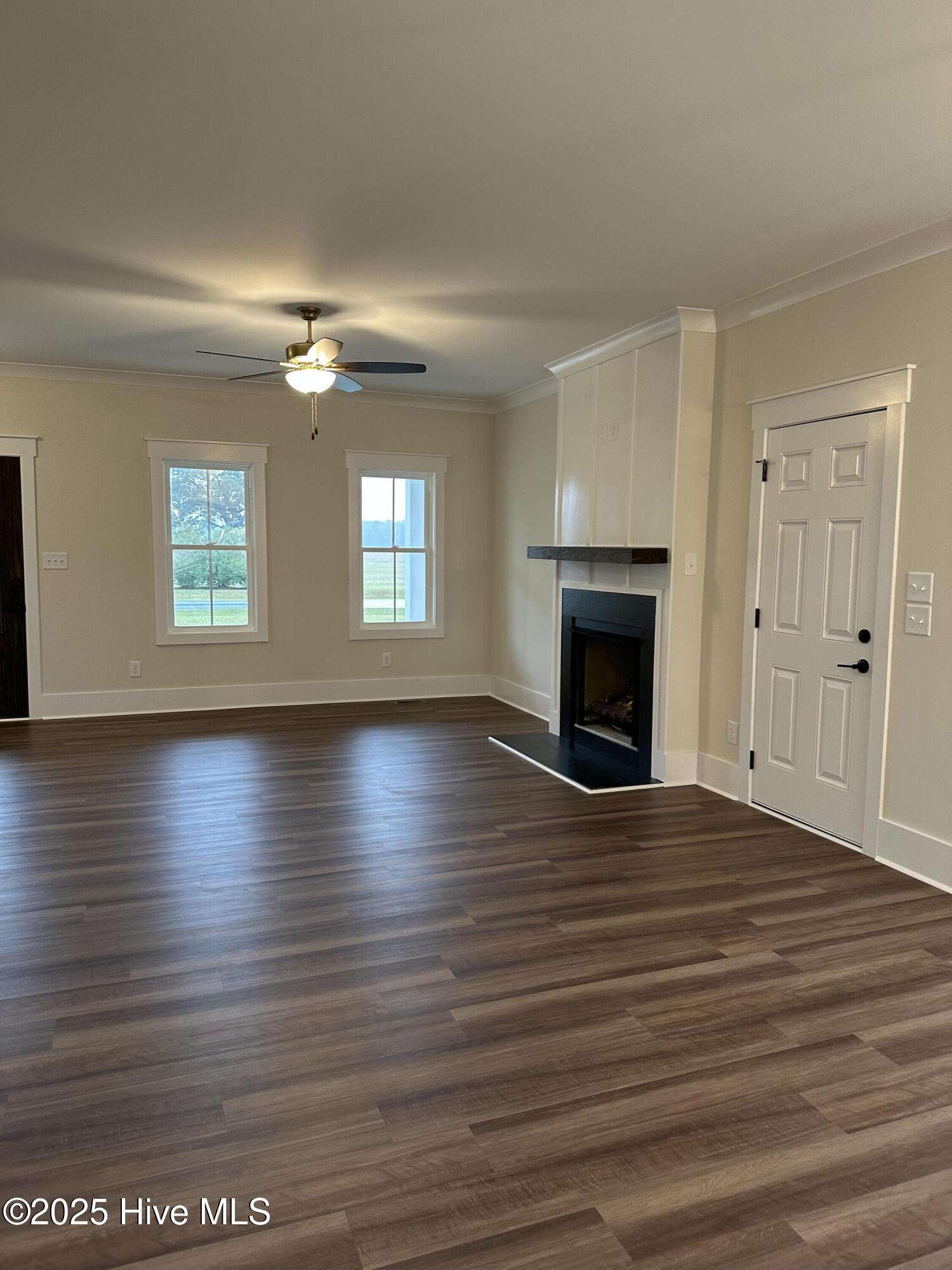 147 Conover Road La Grange, NC 28551 - Photo 8 of 34 Great room