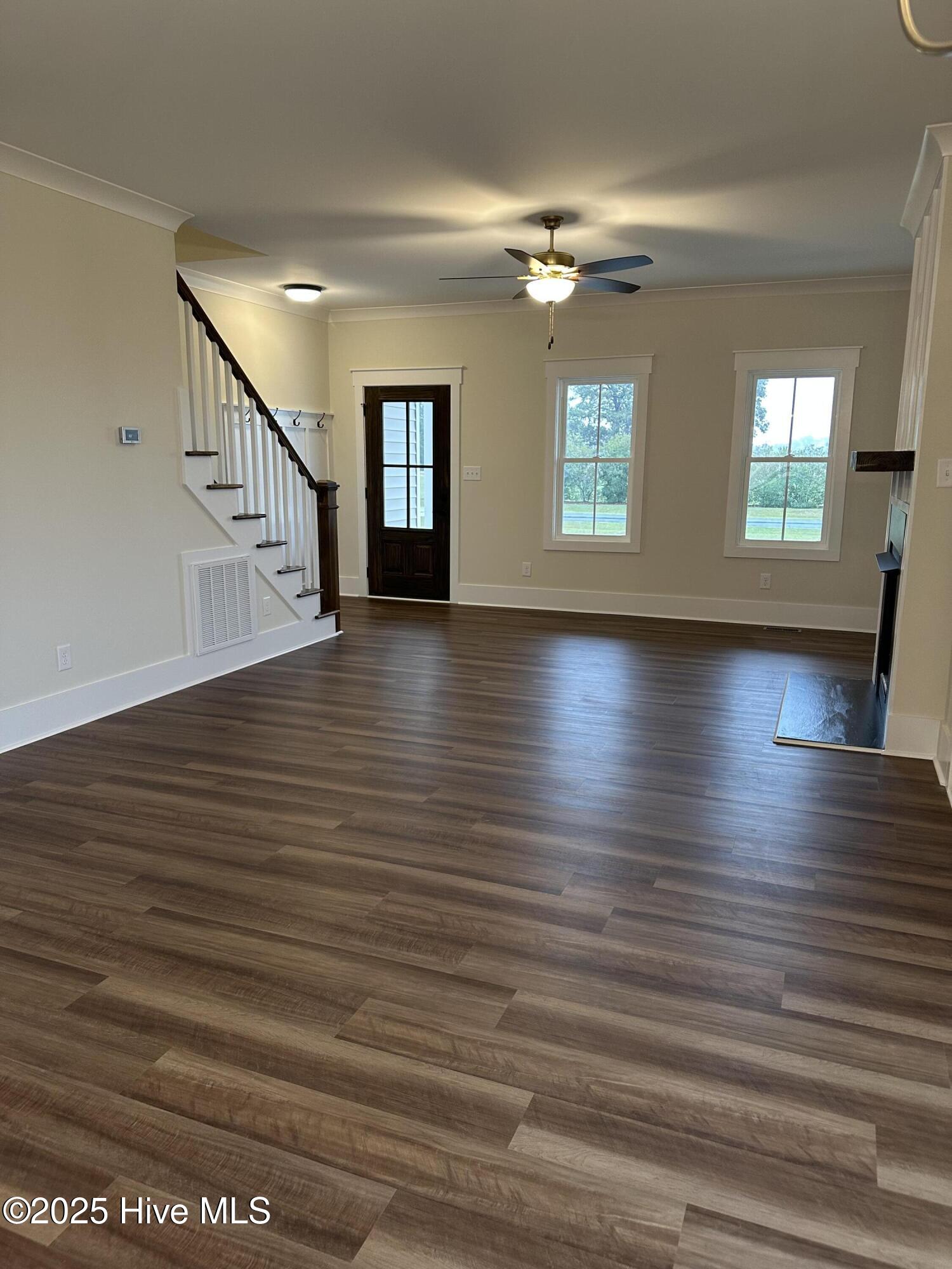 147 Conover Road La Grange, NC 28551 - Photo 9 of 34 Great room, ceiling fan