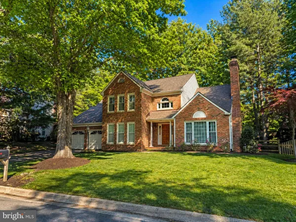 $1,225,000 | 2989 Franklin Oaks Drive, Herndon, VA 20171