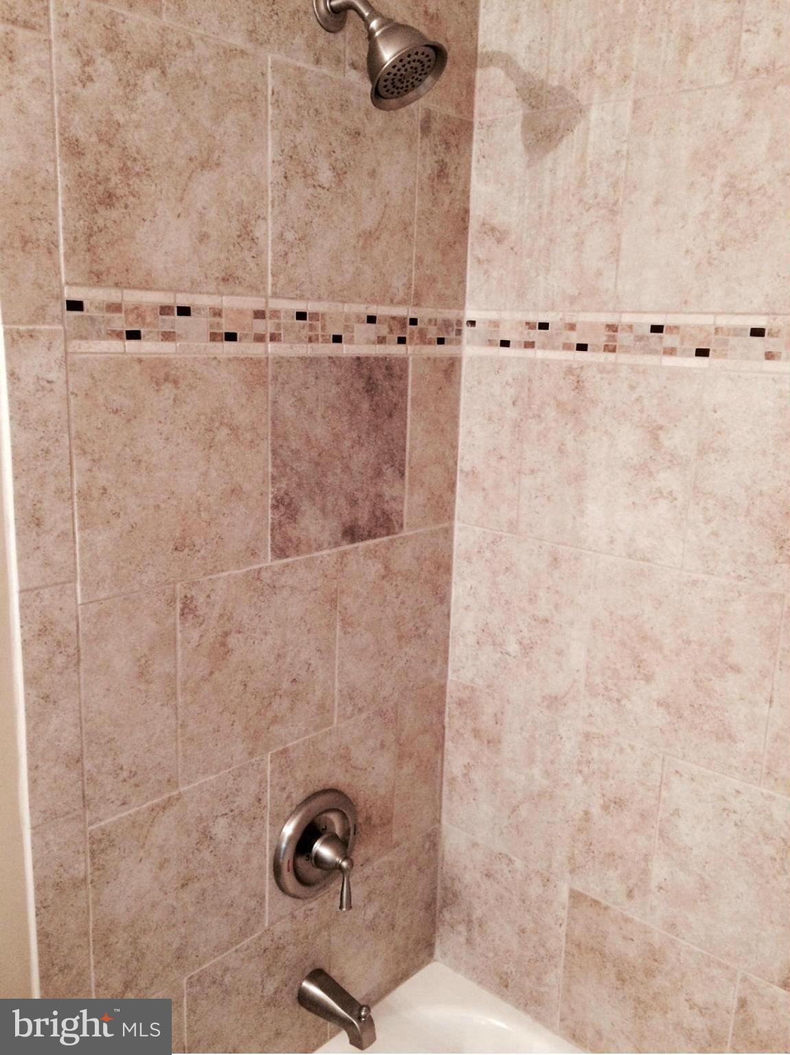 9866 Red Hill Road Spotsylvania, VA 22553 - Photo 14 of 23 Bath Tile Work