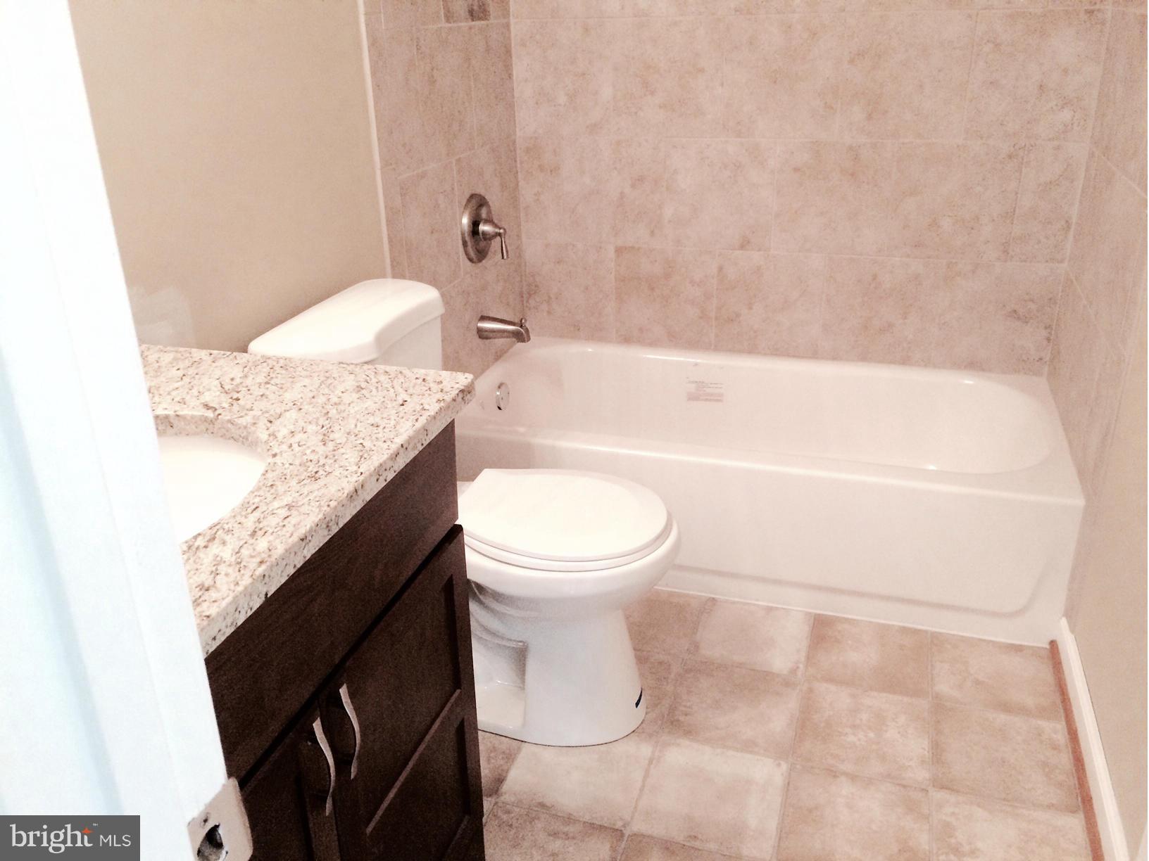 9866 Red Hill Road Spotsylvania, VA 22553 - Photo 17 of 23 Hall Bath
