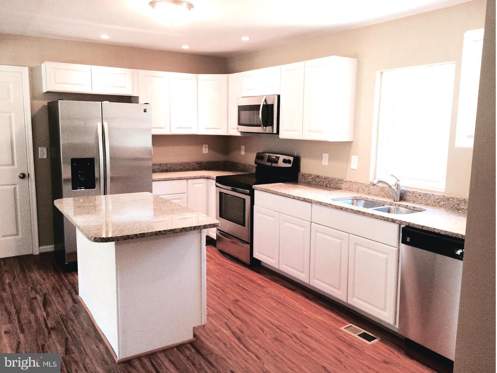 9866 Red Hill Road Spotsylvania, VA 22553 - Photo 4 of 23 Kitchen