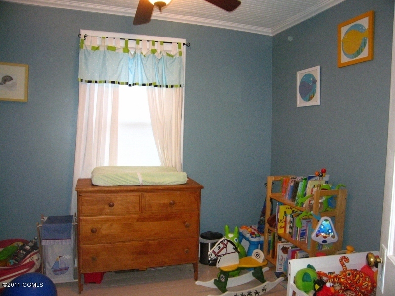 719 Pine Street Beaufort, NC 28516 - Photo 8 of 11 Bedroom 2