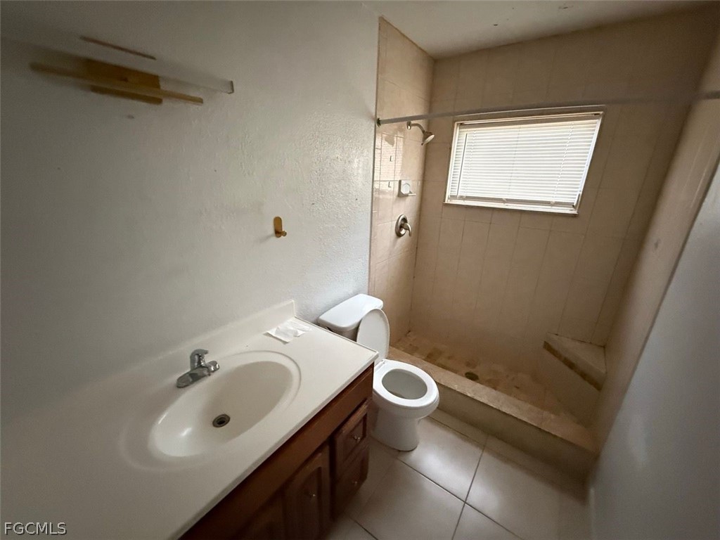 1069 Southdale Road Fort Myers, FL 33919 - Photo 5 of 6