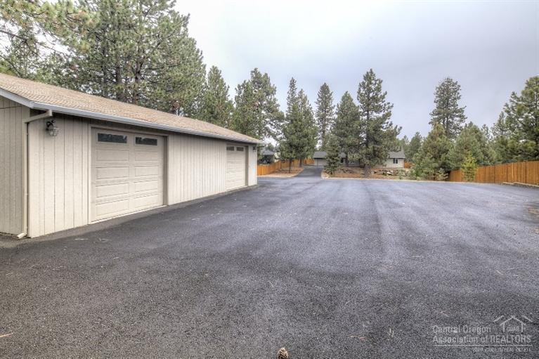 19122 Shoshone Road Bend, OR 97702 - Photo 2 of 25 Additional Photo