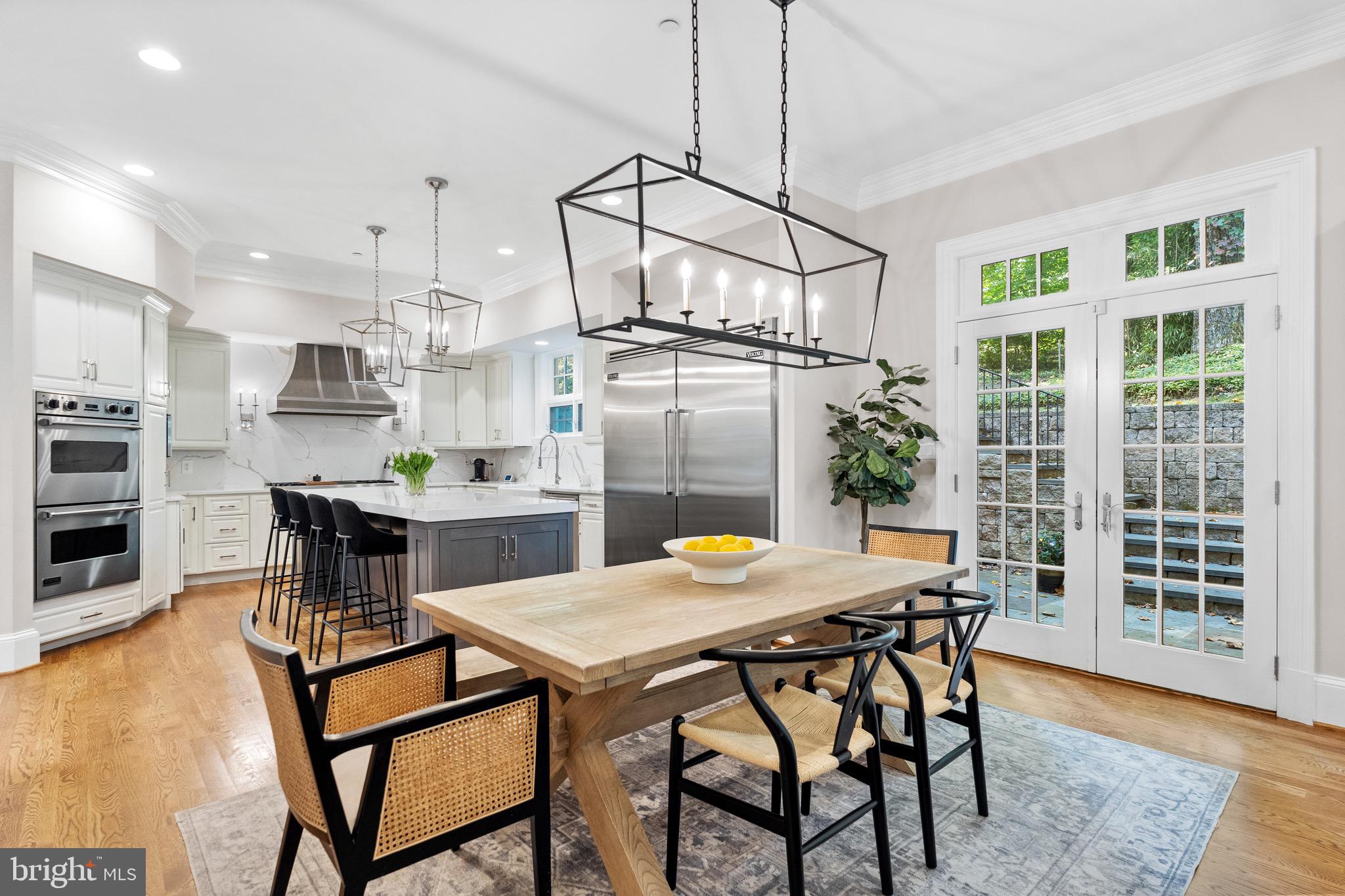 7500 Nevis Road Bethesda, MD 20817 - Photo 13 of 50 Eat-in kitchen with access rear patio