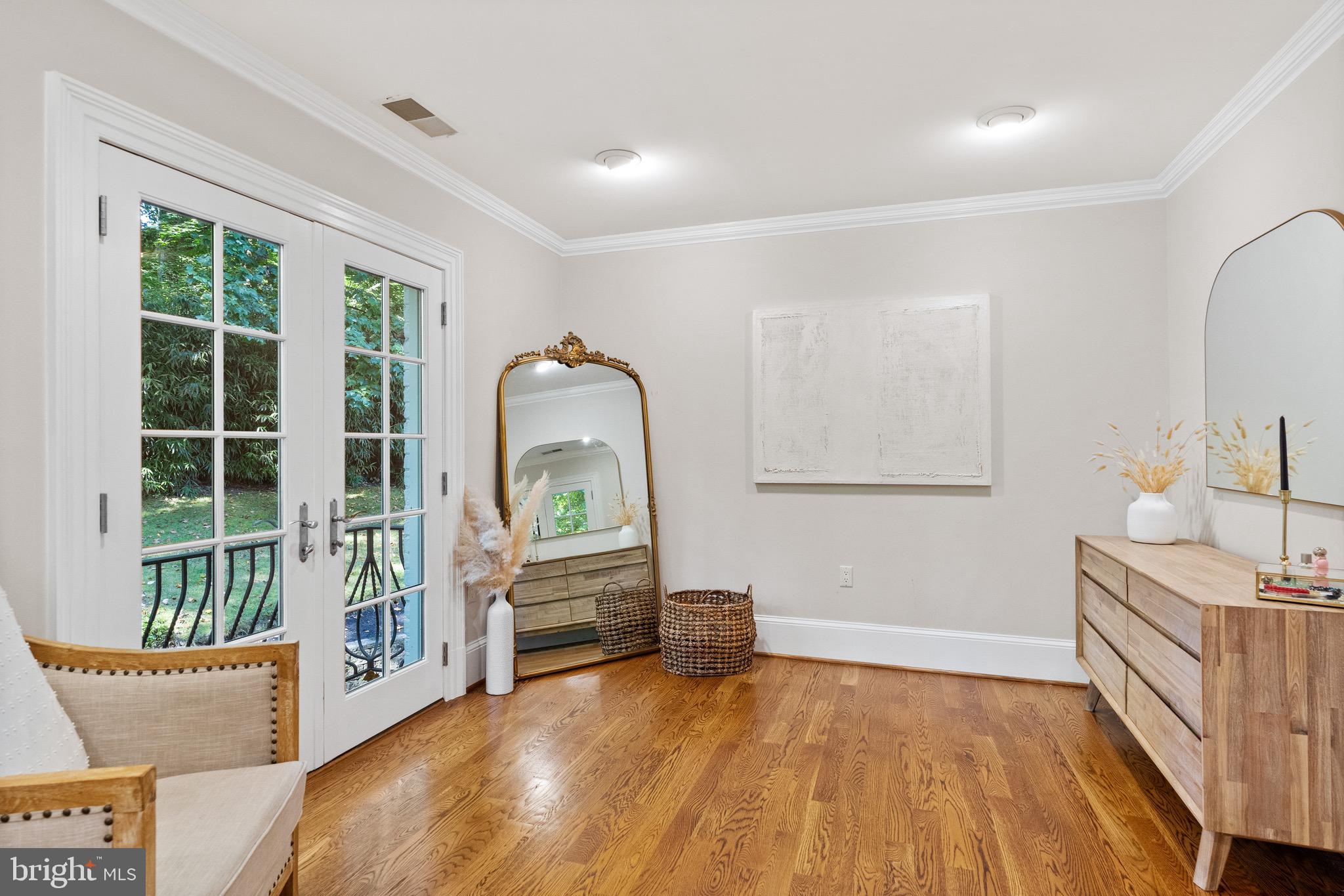 7500 Nevis Road Bethesda, MD 20817 - Photo 25 of 50 Primary suite seating area with balcony