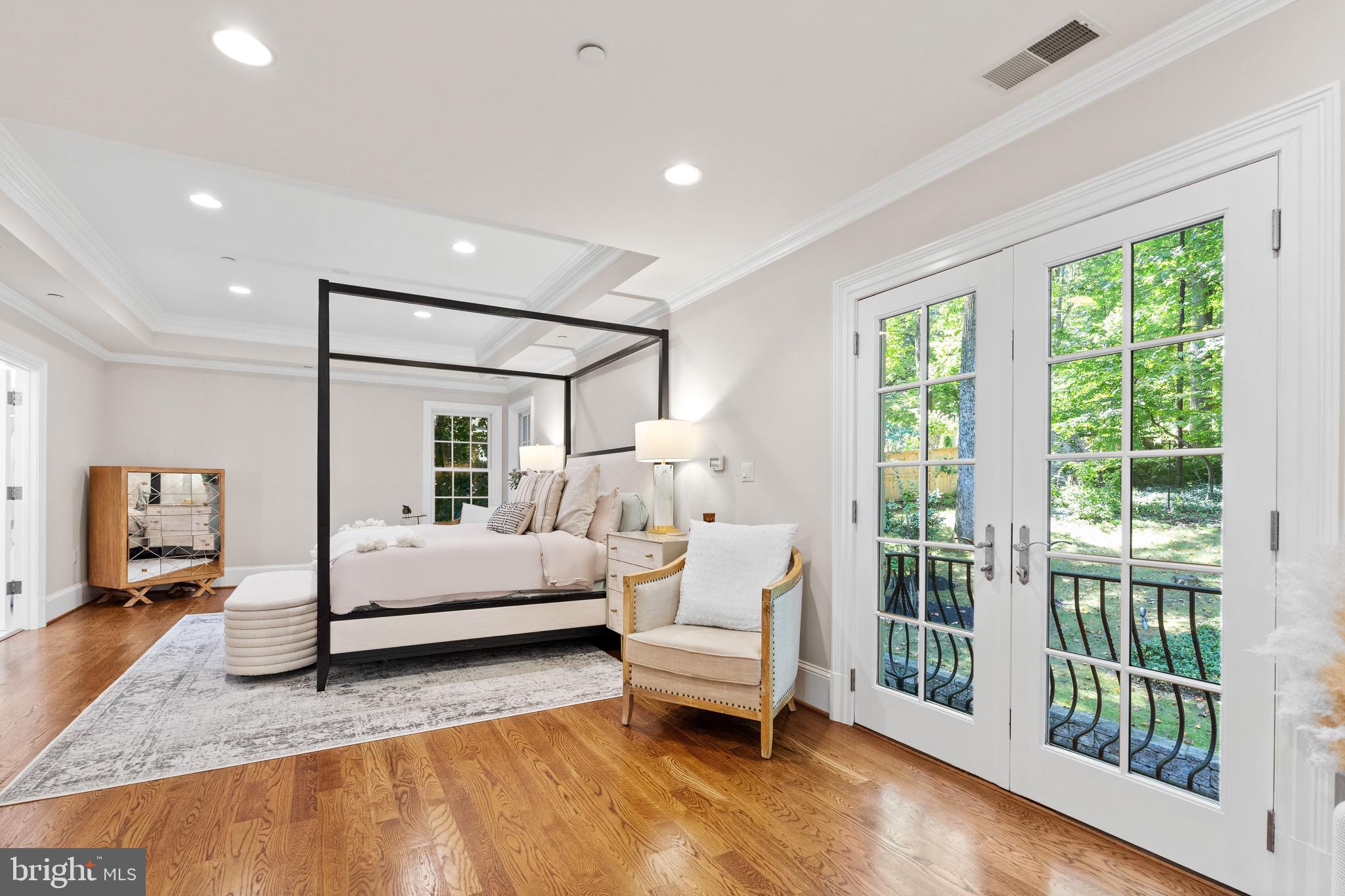 7500 Nevis Road Bethesda, MD 20817 - Photo 26 of 50 Open primary suite with views of lush lawns