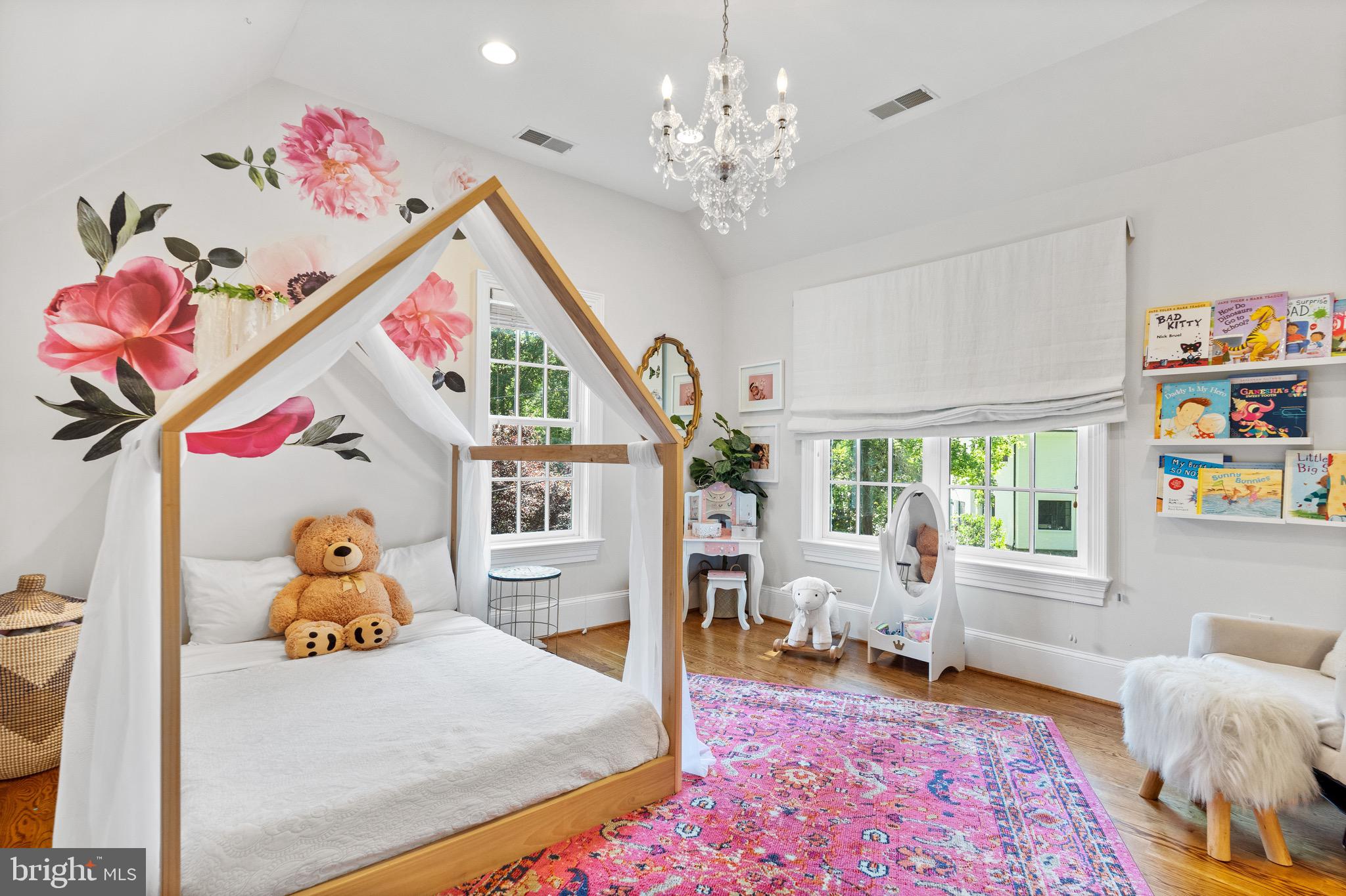 7500 Nevis Road Bethesda, MD 20817 - Photo 38 of 50 Additional bedroom with grand windows