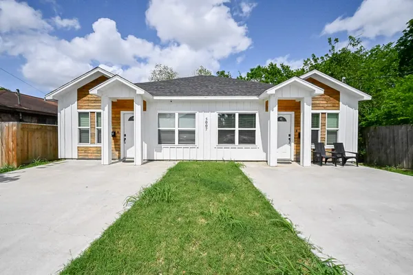 $1,675 | 5007 Briscoe Street, Unit B, Houston, TX 77033