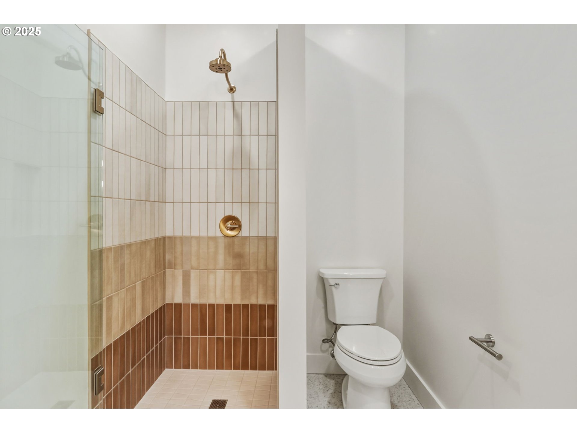 8014 Southwest 54th Avenue Portland, OR 97219 - Photo 21 of 44 Bathroom, Continental