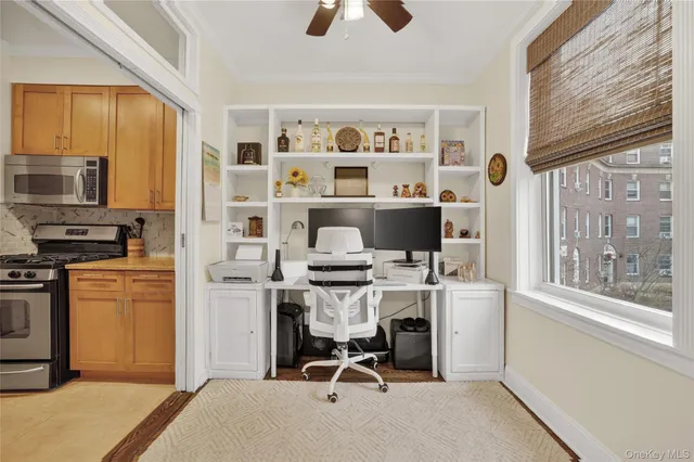 $180,000 | 445 Gramatan Avenue, Unit EB3, Mount Vernon, NY 10552