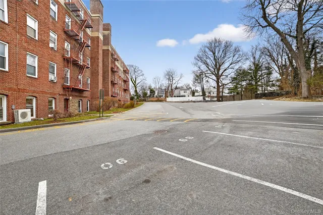 $180,000 | 445 Gramatan Avenue, Unit EB3, Mount Vernon, NY 10552