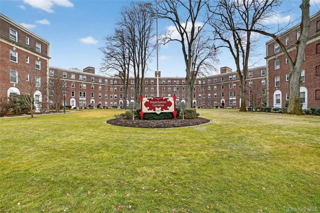 $180,000 | 445 Gramatan Avenue, Unit EB3, Mount Vernon, NY 10552