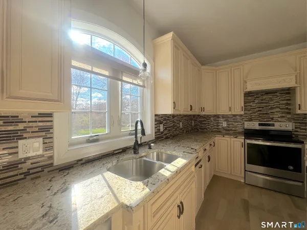 $989,900 | 2 Syleo Lane, Salem, CT 06420