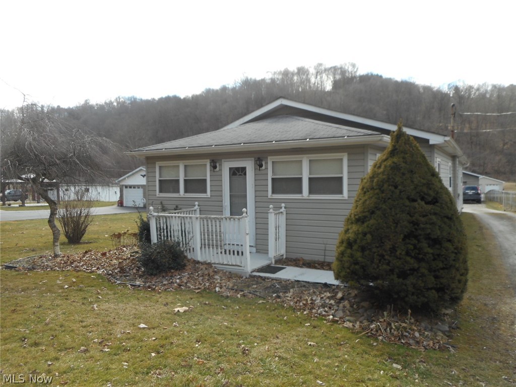 1986 Colliers Way Colliers, WV 26035 - Photo 3 of 20