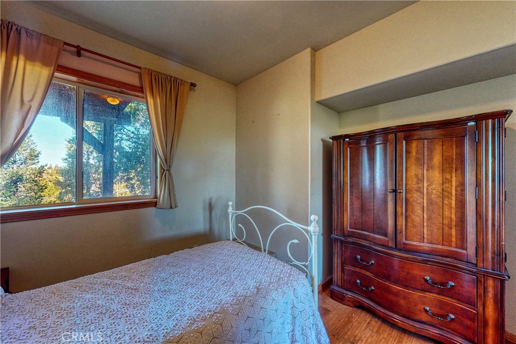 863 Grass Valley Road Lake Arrowhead, CA 92352 - Photo 14 of 35