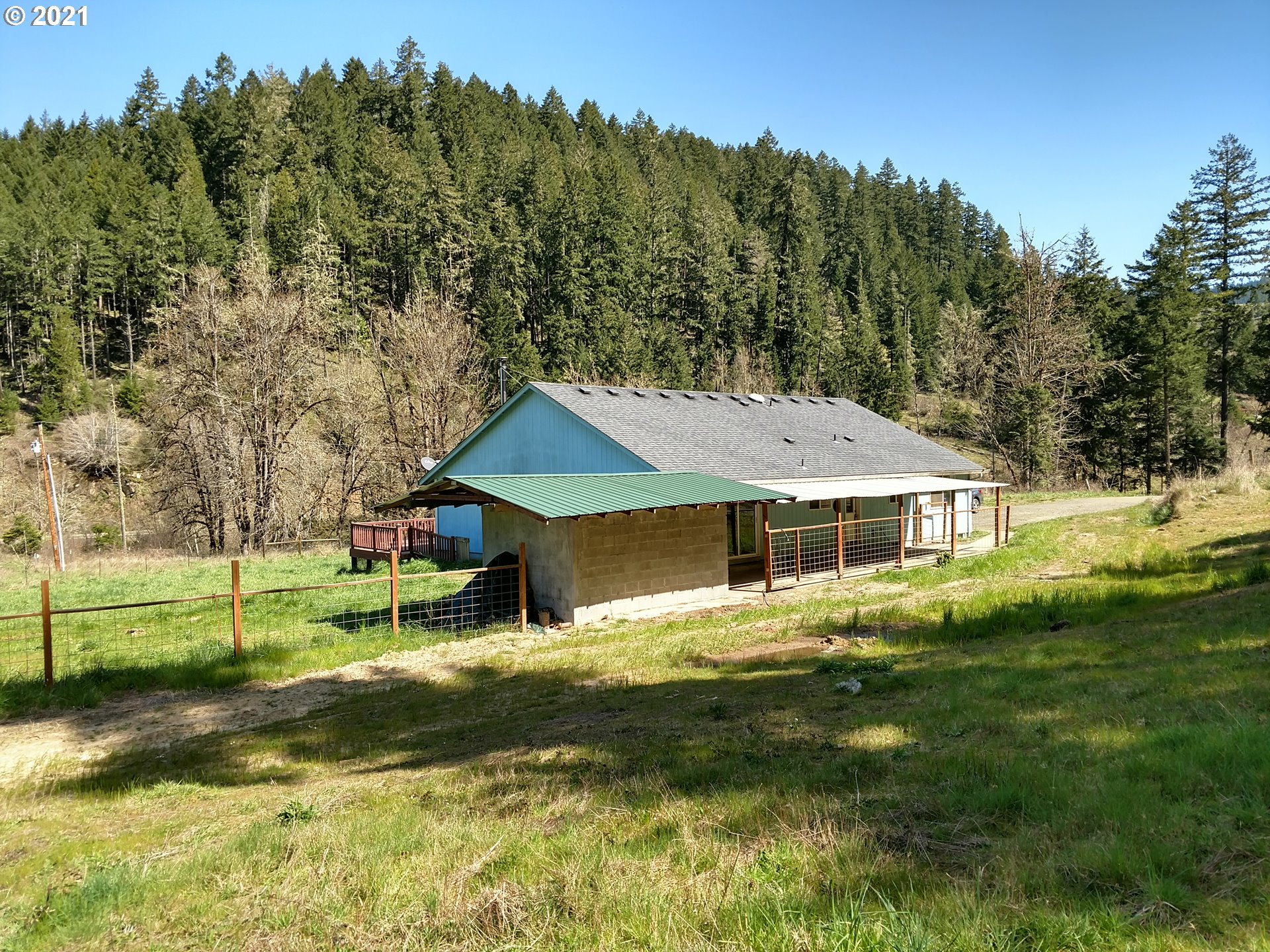 2747 Cox Road Yoncalla, OR 97499 - Photo 5 of 23