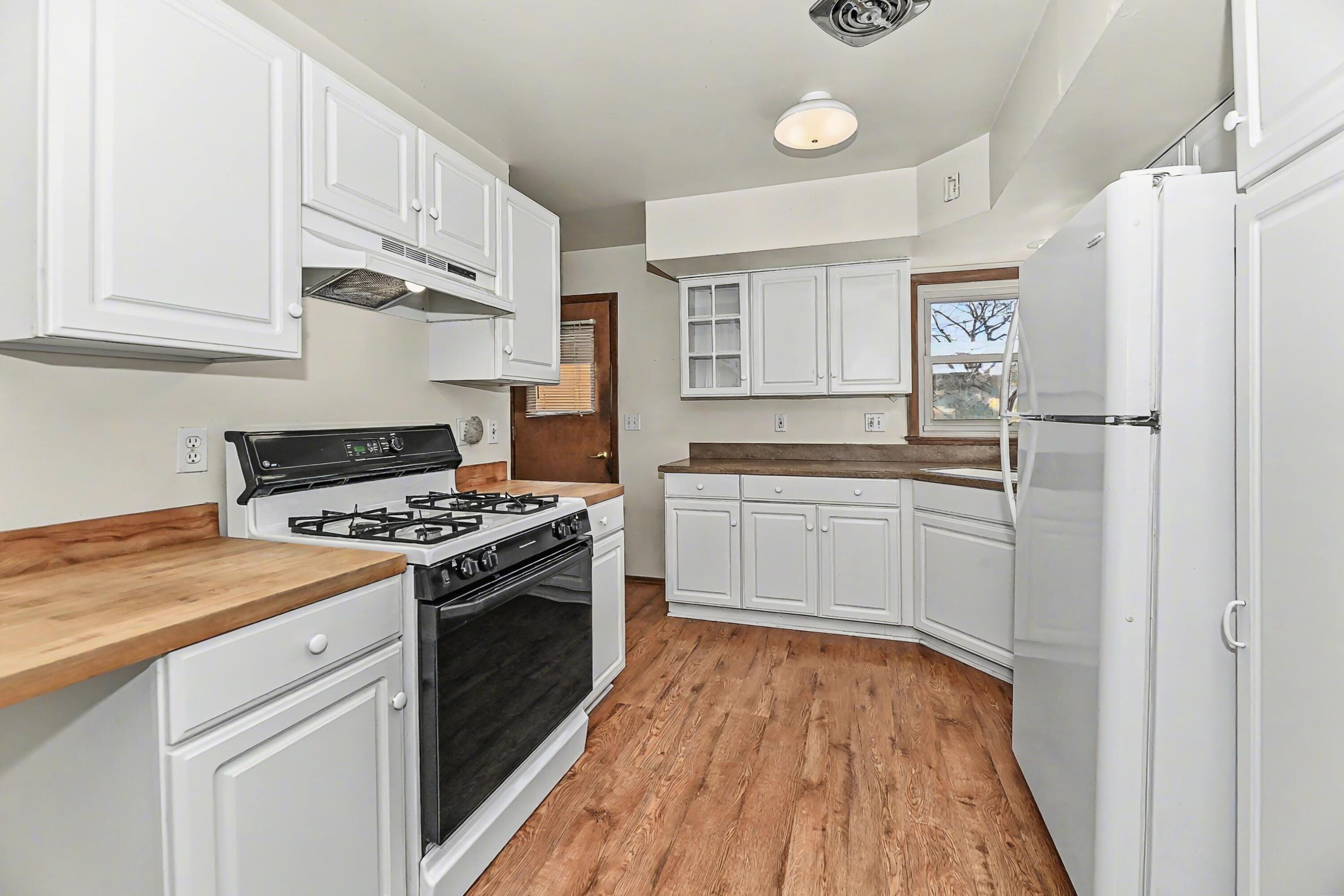 3769 South 84th Street Milwaukee, WI 53228 - Photo 11 of 37 Kitchen