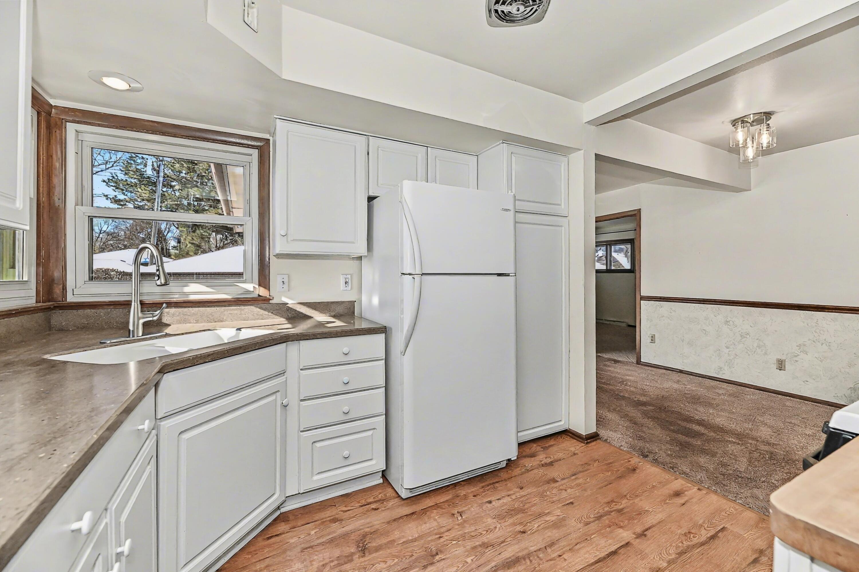 3769 South 84th Street Milwaukee, WI 53228 - Photo 12 of 37 Kitchen