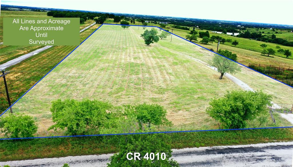 2795 Cr 4010 Decatur Tx 76234 Decatur, TX 76234 - Photo 1 of 1 a view of a swimming pool and a yard