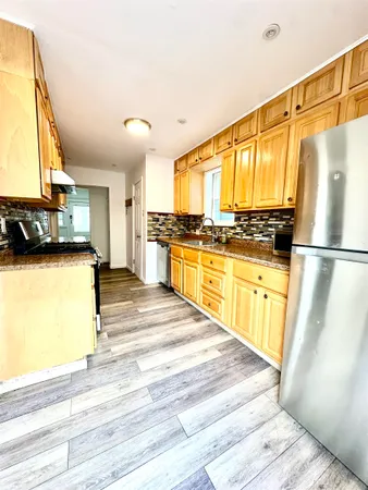 $4,200 | 163 Jewett Avenue, Jersey City, NJ 07304