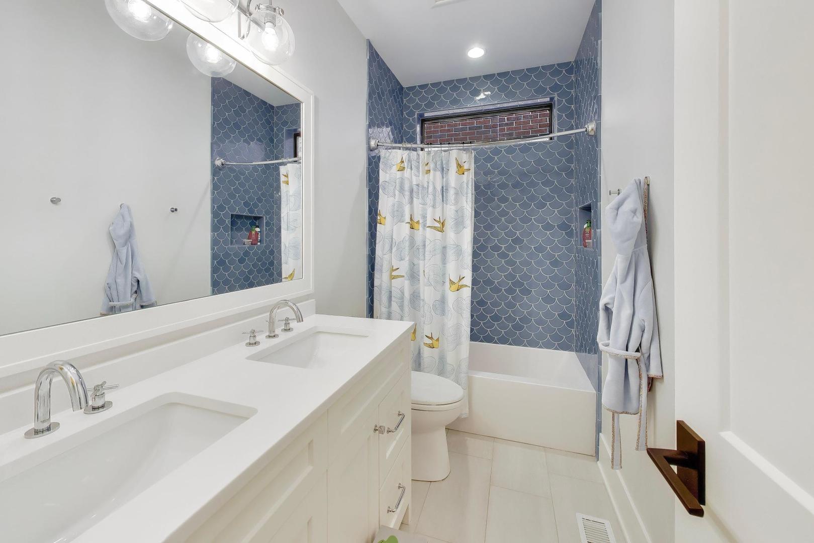 1728 West School Street Chicago, IL 60657 - Photo 34 of 55