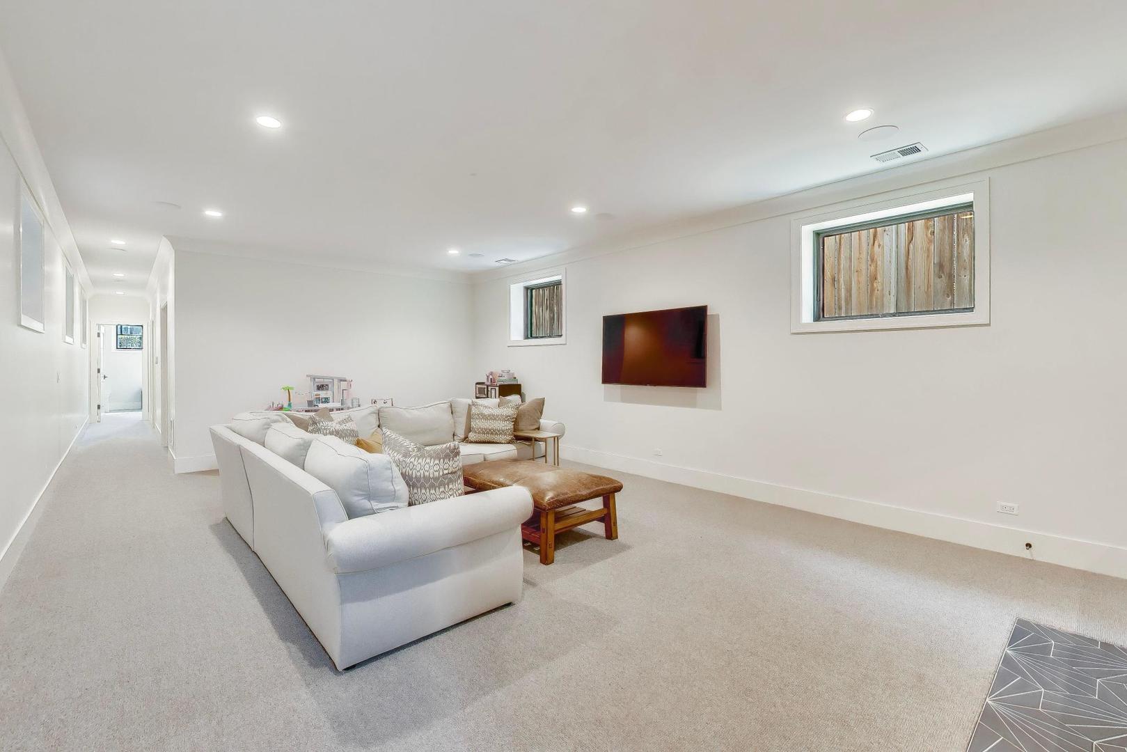 1728 West School Street Chicago, IL 60657 - Photo 35 of 55