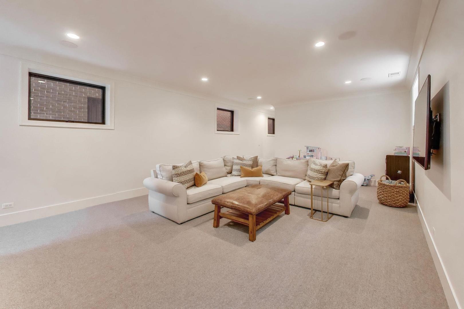 1728 West School Street Chicago, IL 60657 - Photo 36 of 55