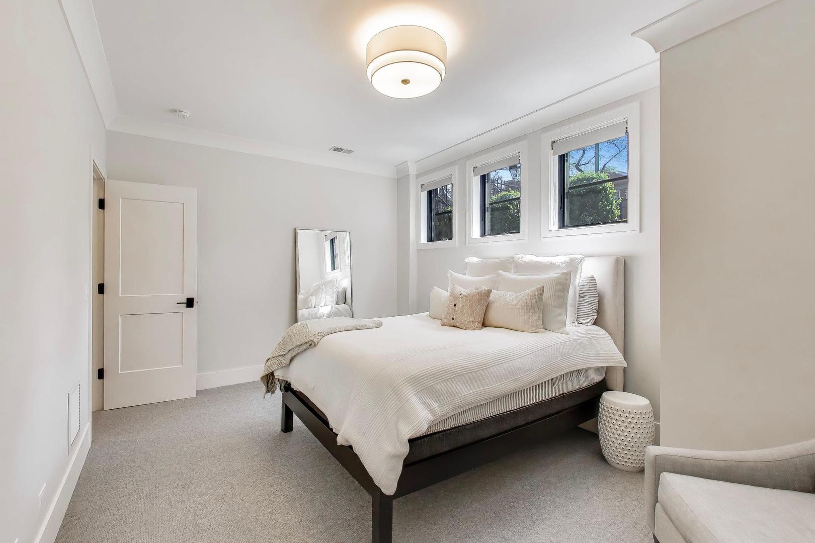 1728 West School Street Chicago, IL 60657 - Photo 41 of 55