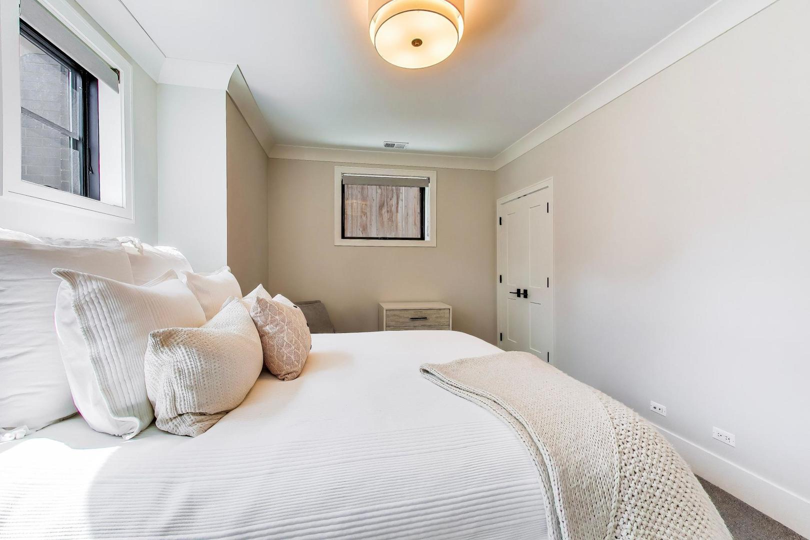 1728 West School Street Chicago, IL 60657 - Photo 43 of 55