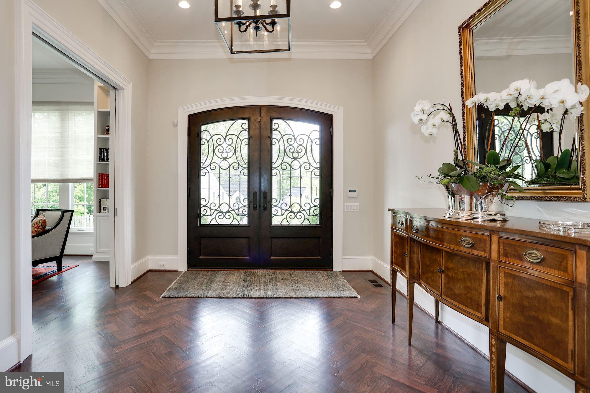 4805 Rock Spring Road Arlington, VA 22207 - Photo 5 of 66