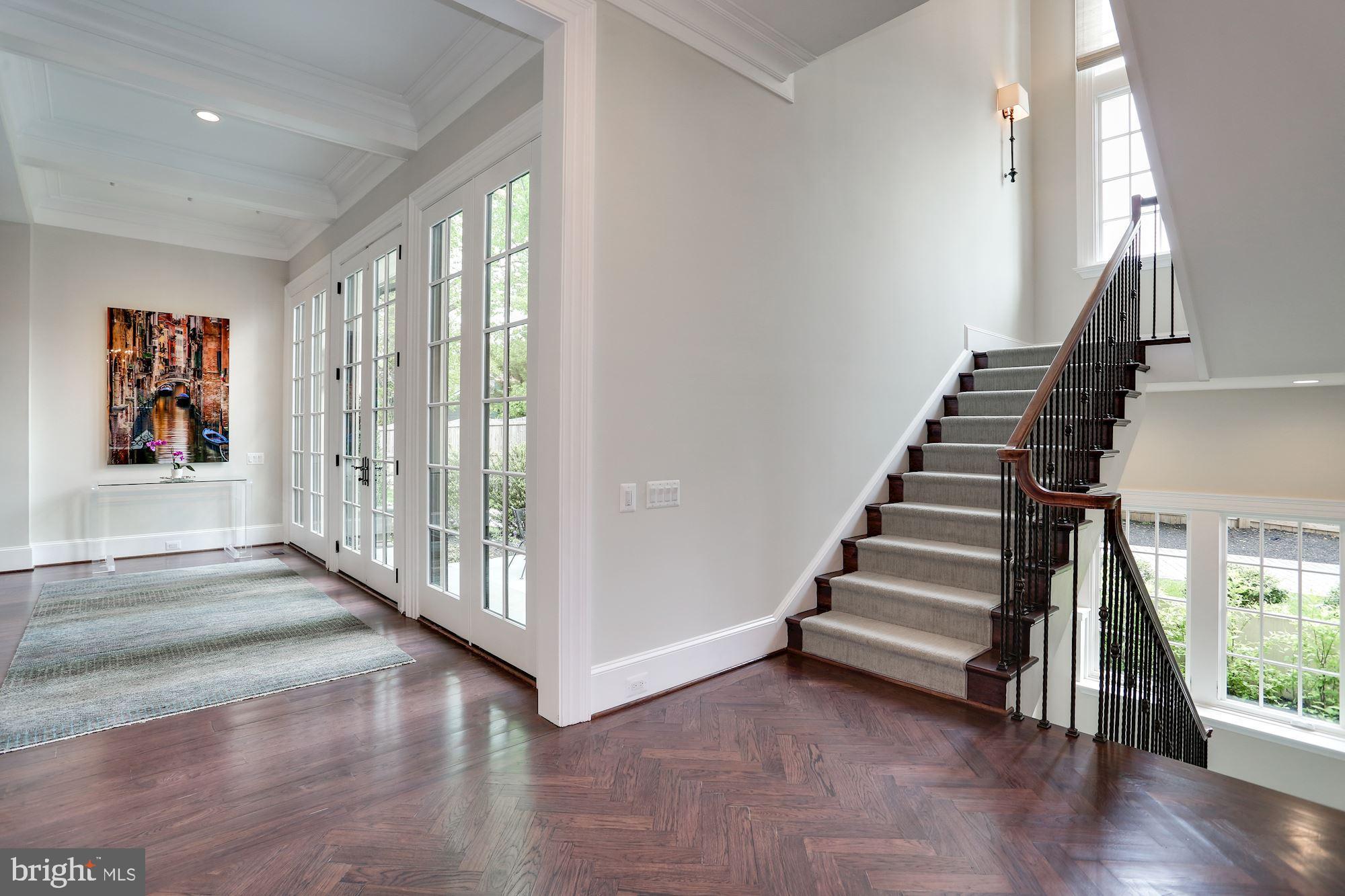 4805 Rock Spring Road Arlington, VA 22207 - Photo 9 of 66