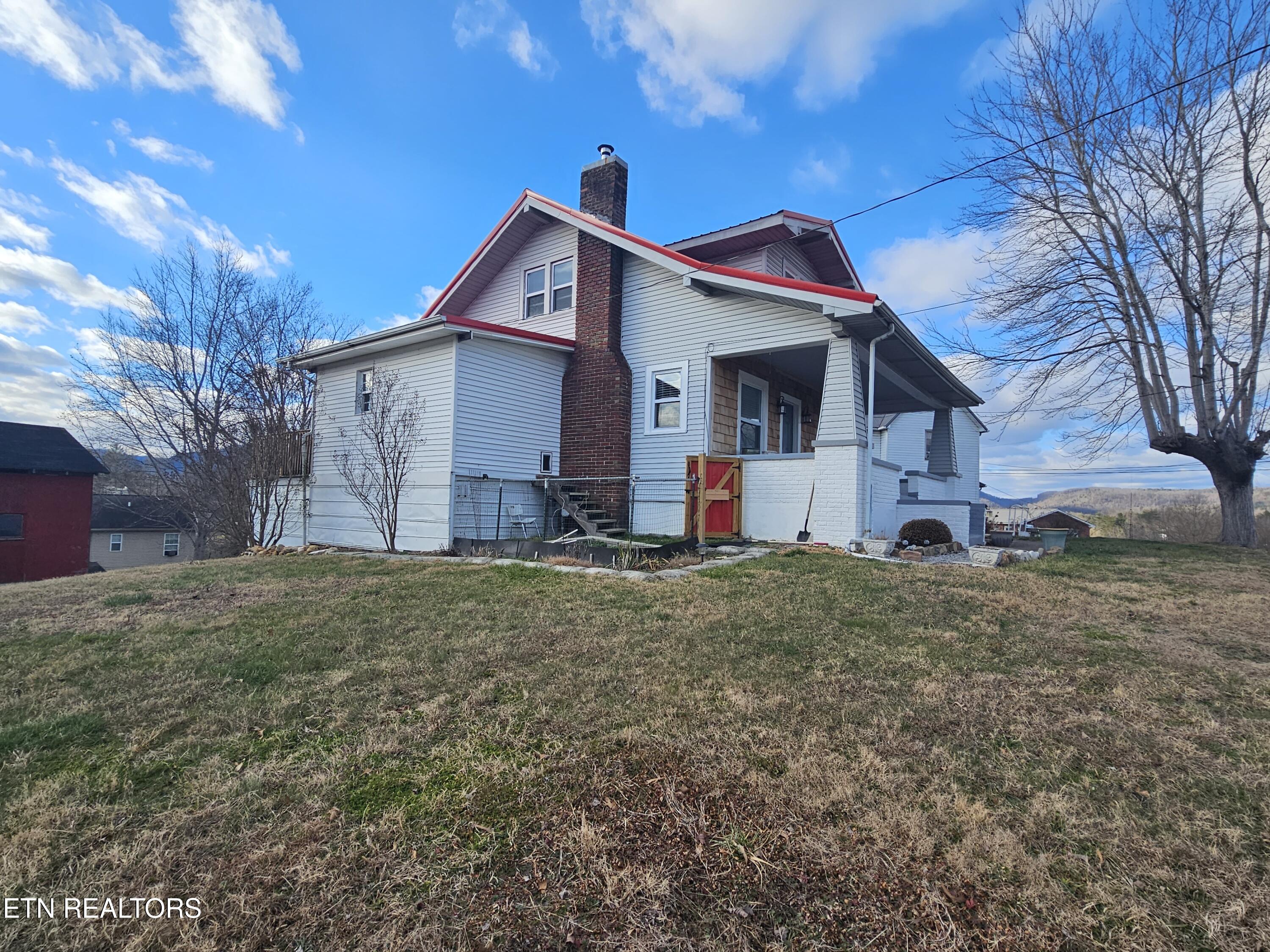 103 Leafwood Road Middlesboro, KY 40965 - Photo 2 of 27 20260115_155512