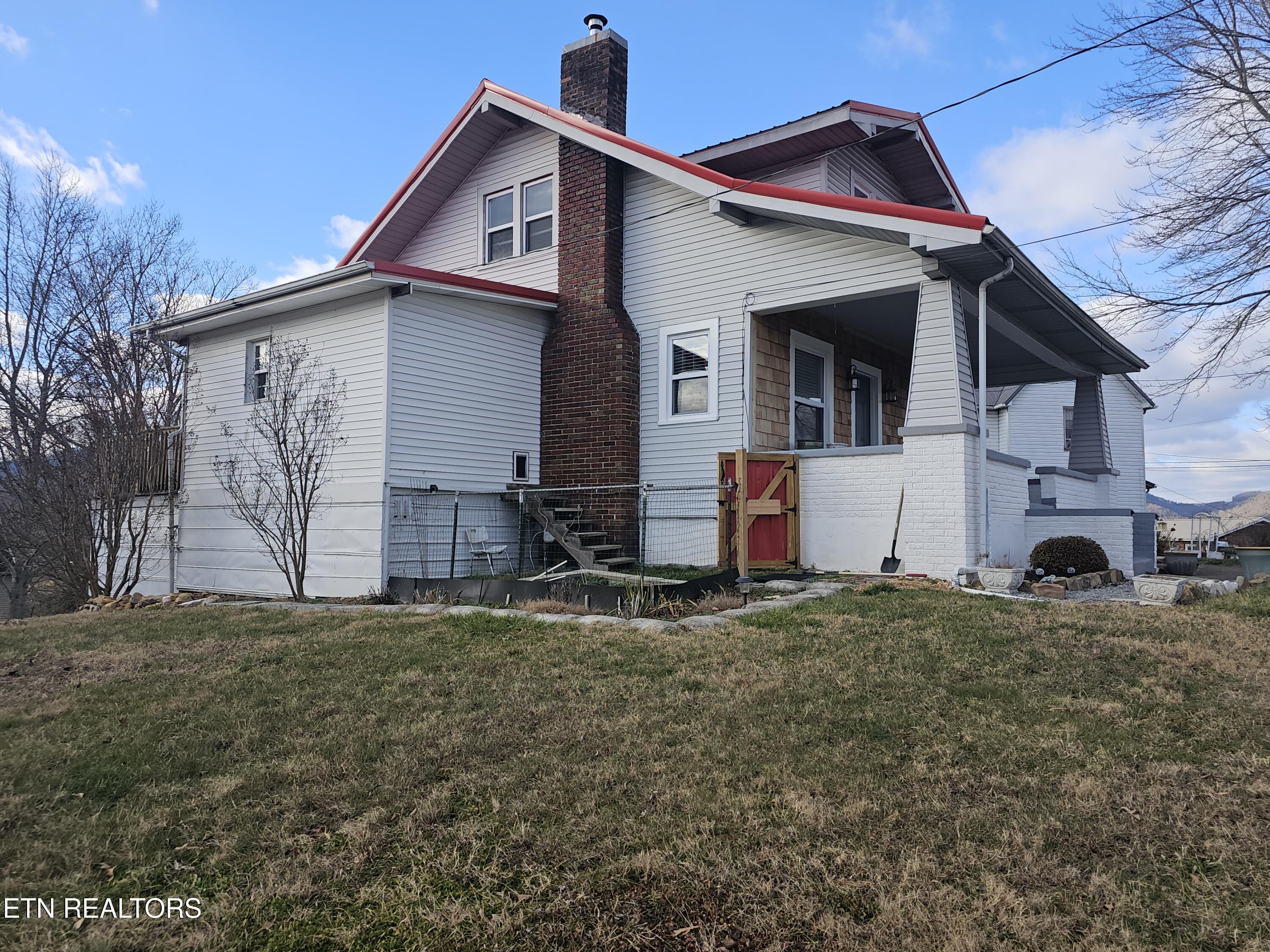 103 Leafwood Road Middlesboro, KY 40965 - Photo 3 of 27 20260115_155516
