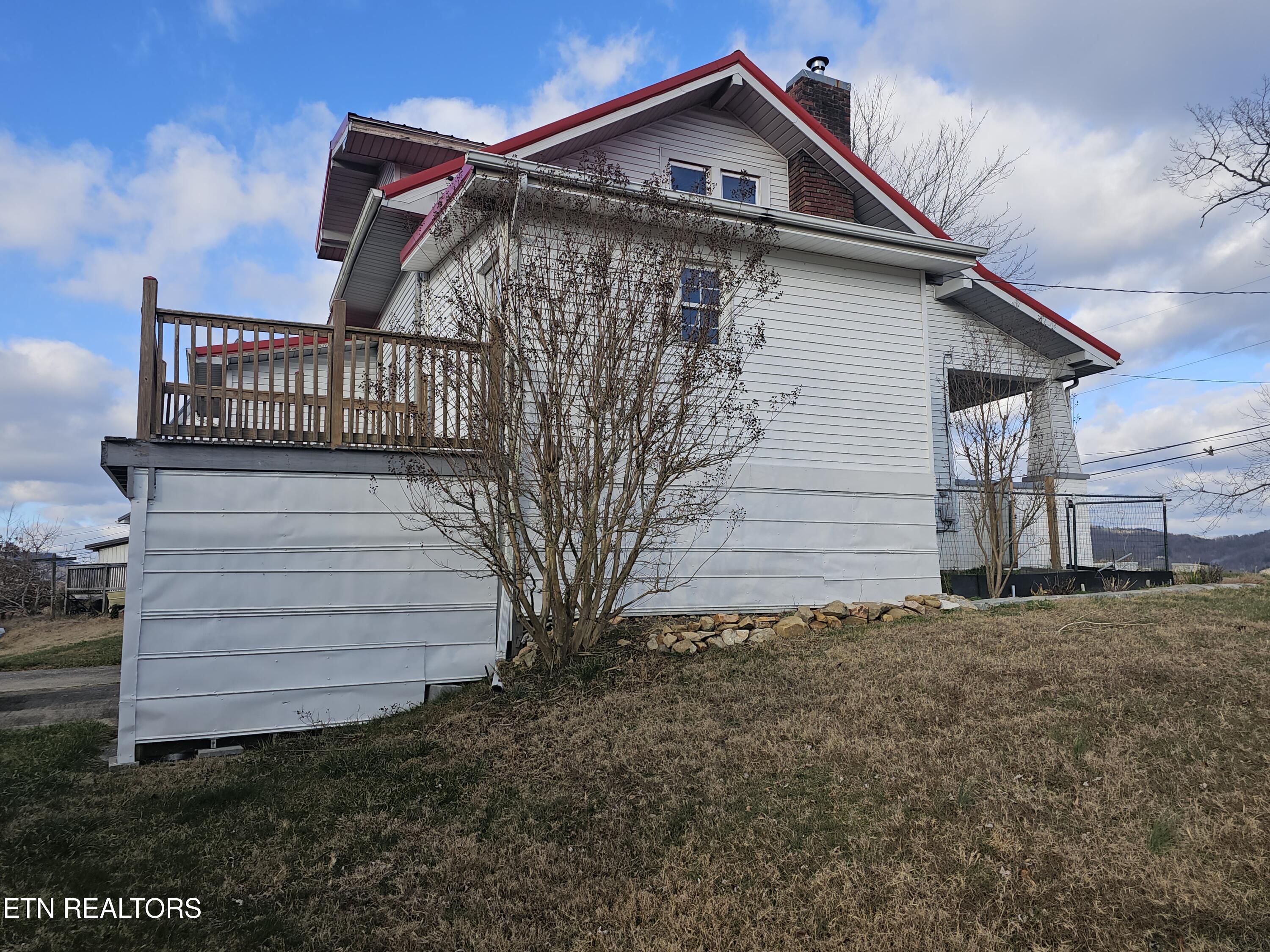 103 Leafwood Road Middlesboro, KY 40965 - Photo 4 of 27 20260115_155538
