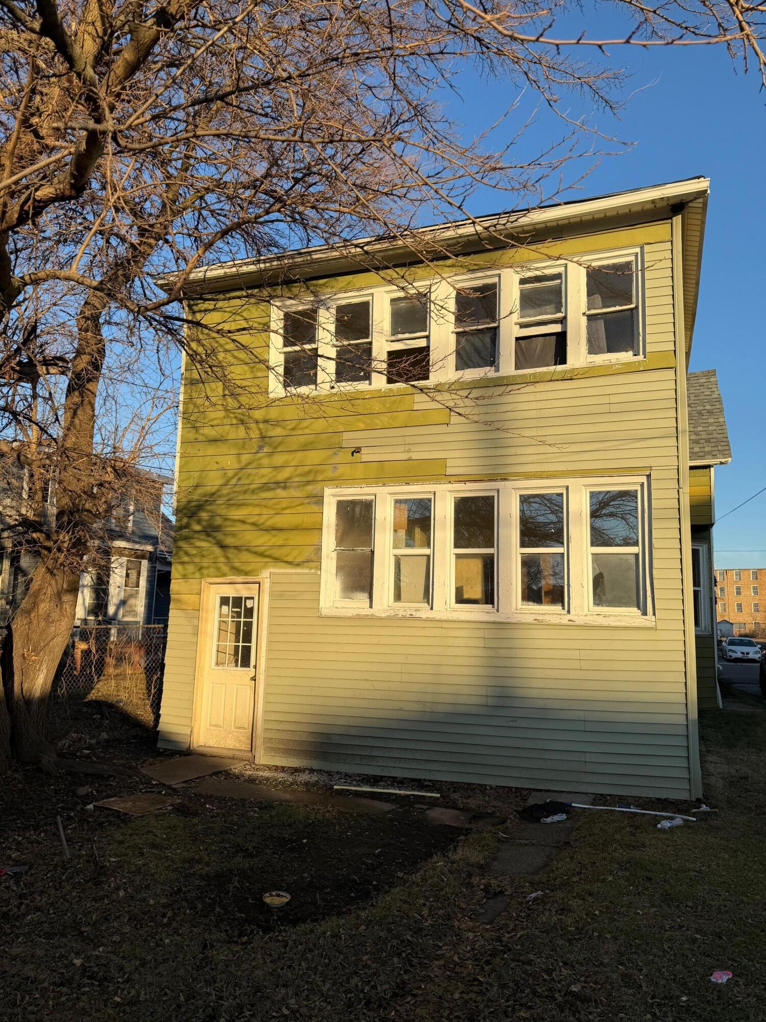 1636 South Memorial Drive Racine, WI 53403 - Photo 2 of 12 2