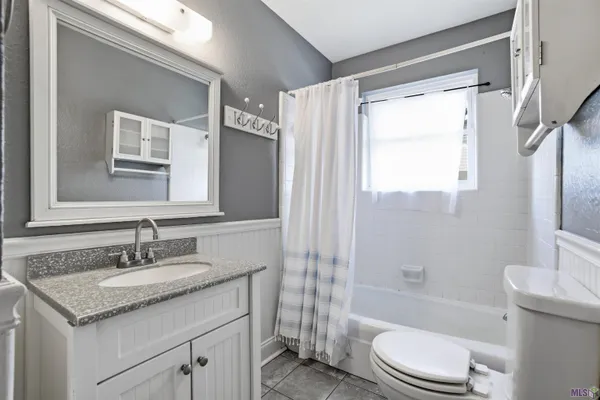 $395,000 | 9693 Charlotte Armstrong Drive, St. Francisville, LA 70775