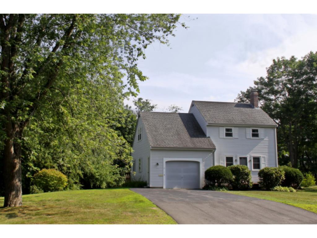 17 Hawthorne Road Dover, NH 03820 - Photo 1 of 21