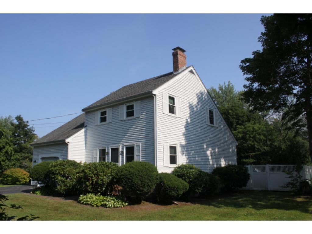 17 Hawthorne Road Dover, NH 03820 - Photo 3 of 21