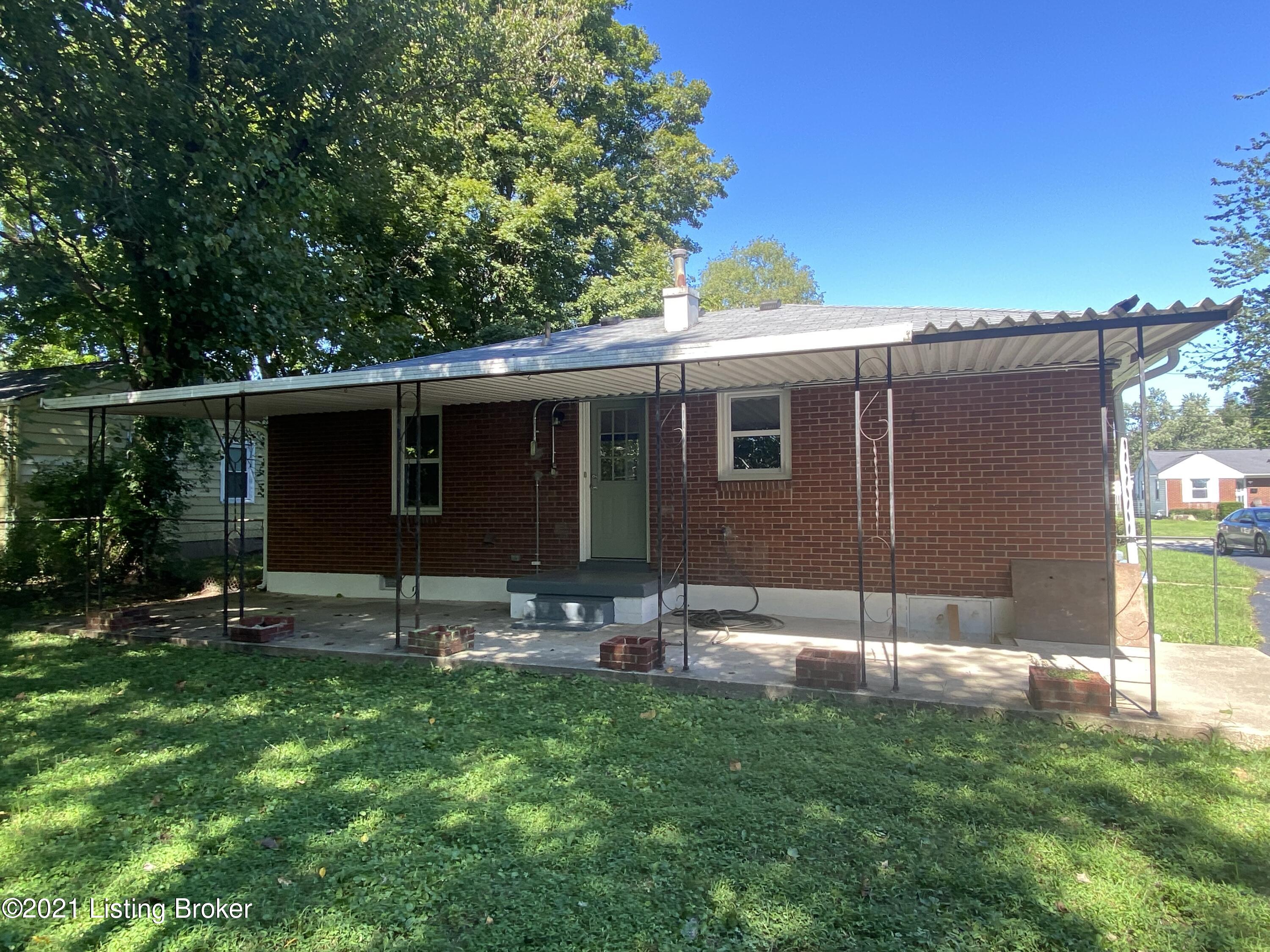 2220 Peaslee Road Louisville, KY 40216 - Photo 18 of 32 IMG-2274