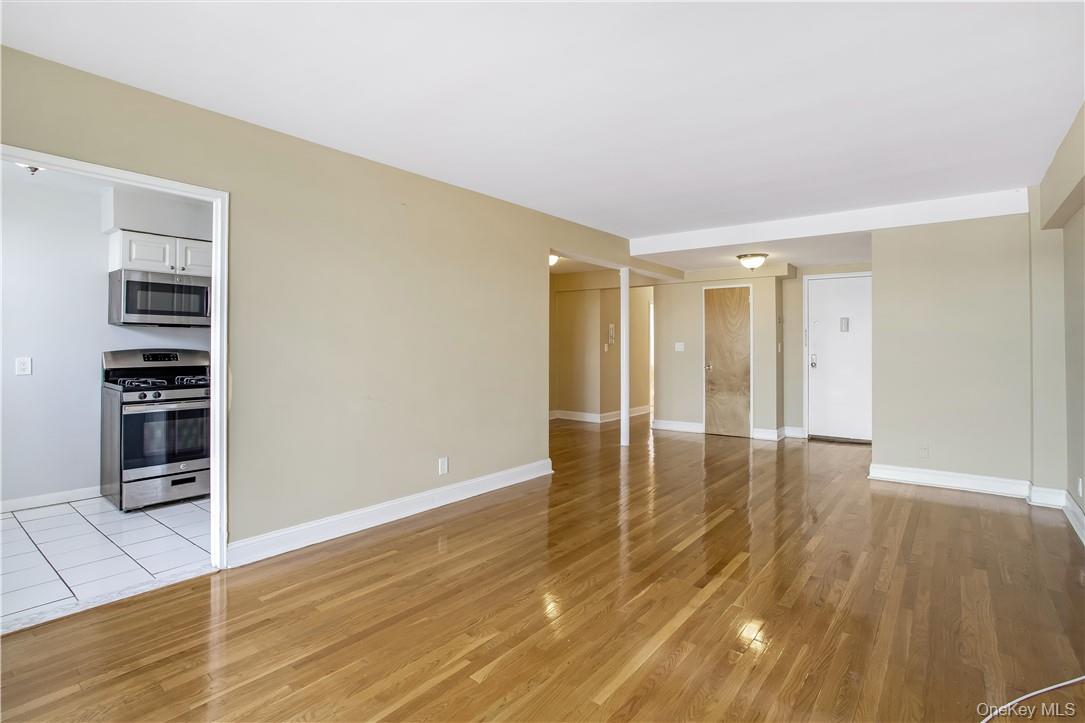 730 Pelham Road, Unit 3F New Rochelle, NY 10805 - Photo 6 of 26