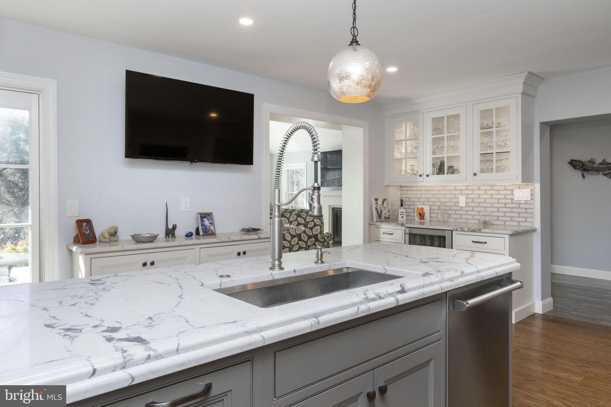 1414 Kyneton Road Villanova, PA 19085 - Photo 23 of 56 Island looking to Family Room