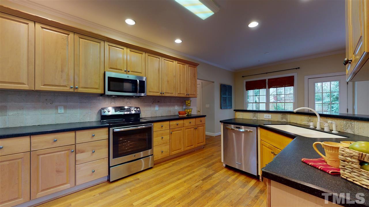 9408 Floral Ridge Court Raleigh, NC 27613 - Photo 8 of 30