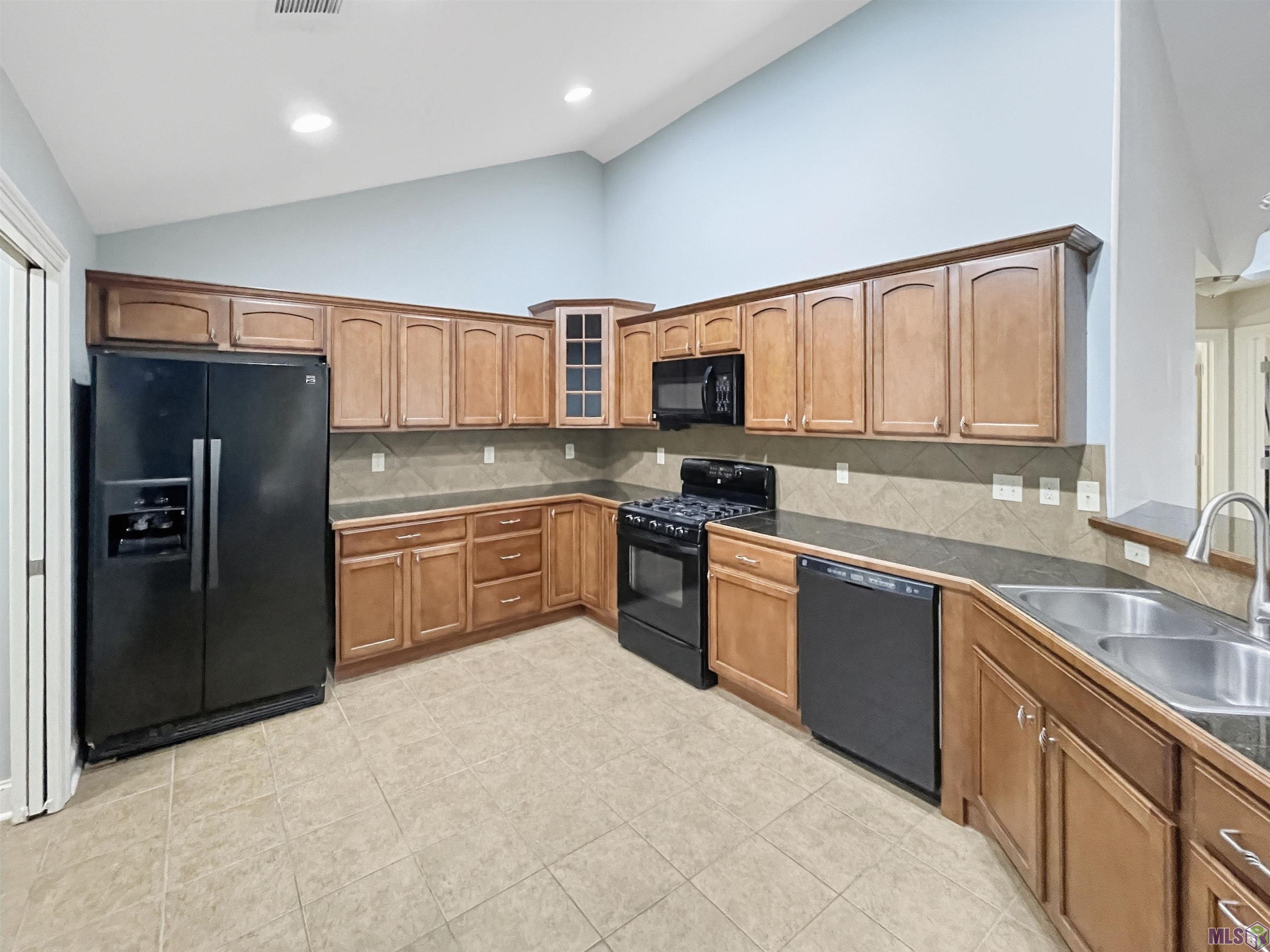 7111 Village Charmant Drive, Unit 94 Baton Rouge, LA 70809 - Photo 5 of 18