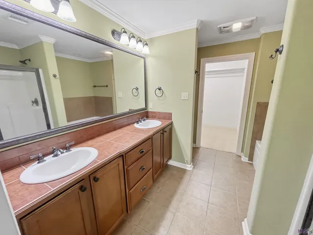 $289,990 | 7111 Village Charmant Drive, Unit 94, Baton Rouge, LA 70809