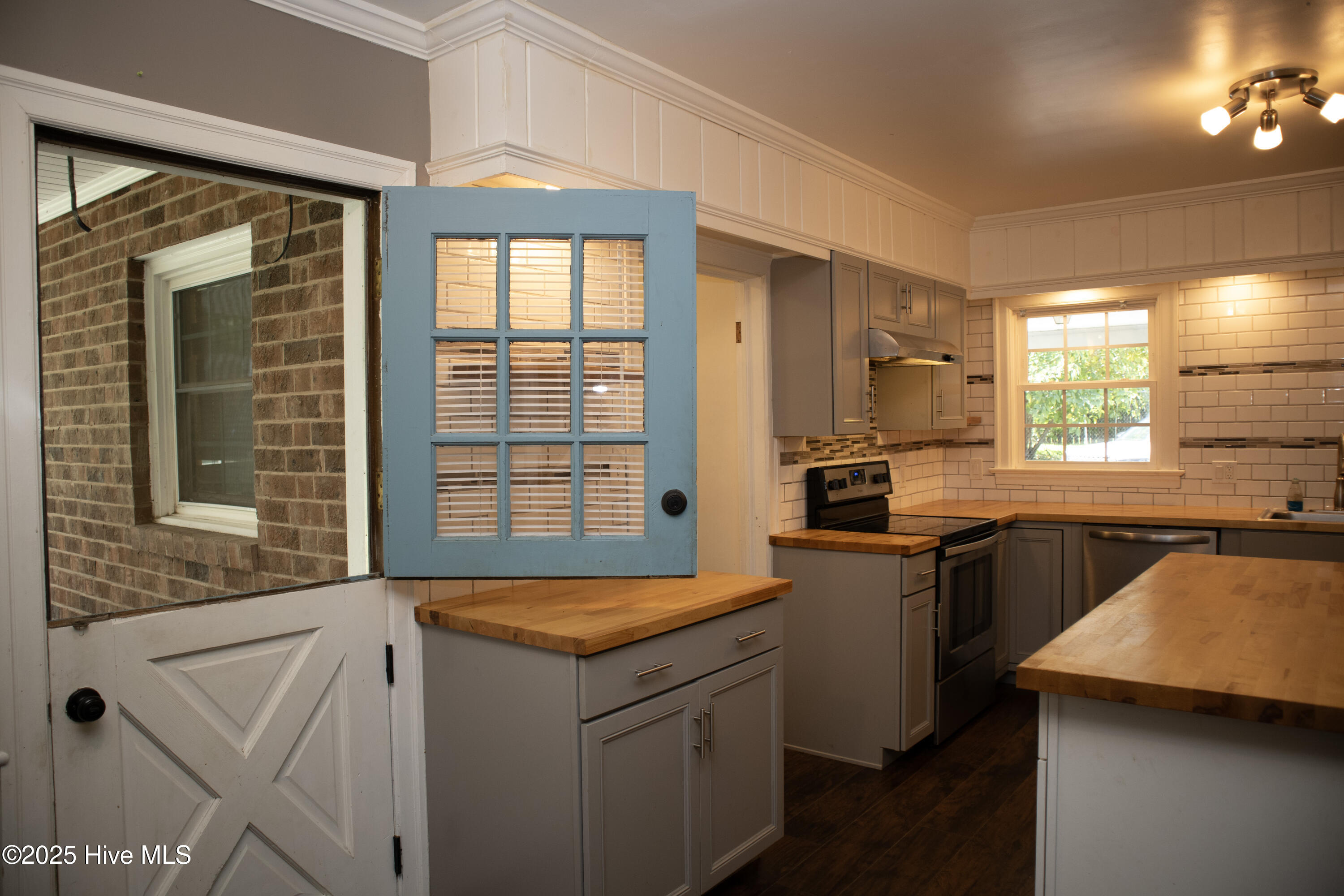 119 Watson Street Enfield, NC 27823 - Photo 11 of 38 Kitchen